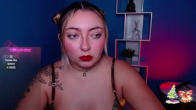 Snapshot of miaawild chatting on 12/20/24, 08:12 miaawild online show from 12/20/24, 08:12