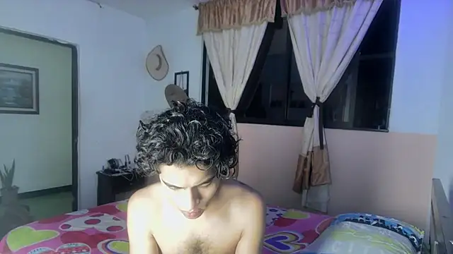 Snapshot of sweet_tippot chatting on 12/29/24, 03:11 sweet tippot online show from 12/29/24, 03:11