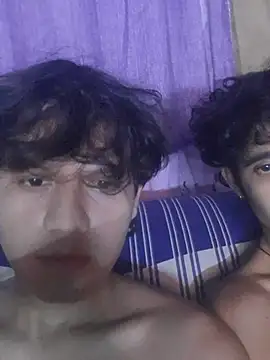 Snapshot of pedrodavid_ chatting on 11/11/25, 04:34 pedrodavid online show from 11/11/25, 04:34