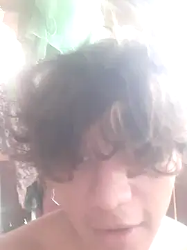 Snapshot of pedrodavid_ chatting on 11/20/25, 02:50 pedrodavid online show from 11/20/25, 02:50