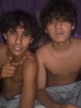 Snapshot of pedrodavid_ chatting on 11/30/25, 04:27 pedrodavid online show from 11/30/25, 04:27