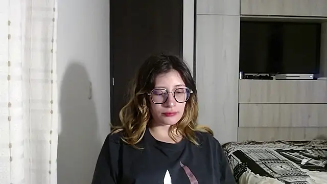 mariana124- online show from 12/18/24, 09:08