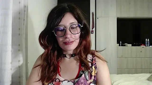 mariana124- online show from 03/11/25, 10:42