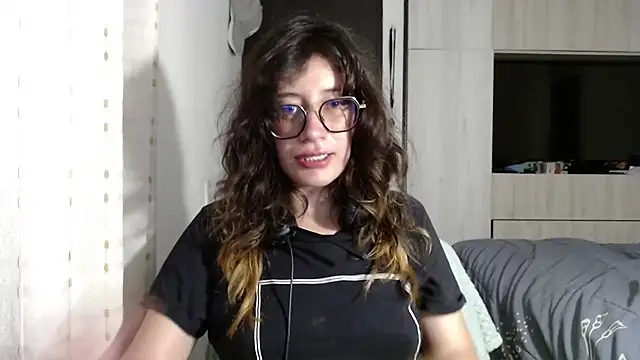 mariana124- online show from 09/18/25, 01:40