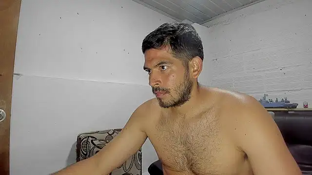 Snapshot of Himoreno25 chatting on 03/18/25, 03:20 Himoreno25 online show from 03/18/25, 03:20