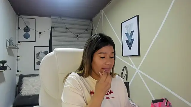 Enma  clark online show from 09/21/25, 04:25