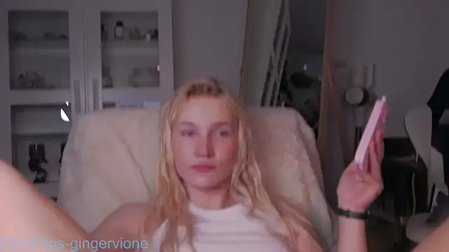 ginger vi online show from 12/22/24, 02:49