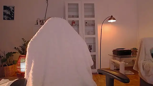 ginger vi online show from 03/01/25, 02:04