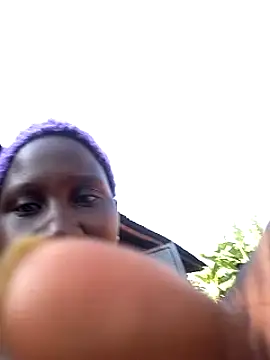 Snapshot of Sherry_she chatting on 12/18/24, 06:32 Sherry she online show from 12/18/24, 06:32