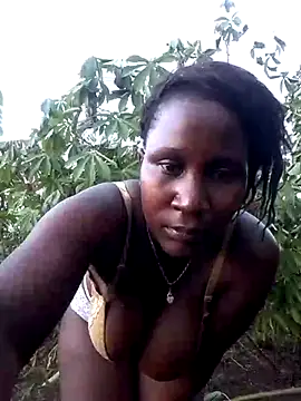 Snapshot of Sherry_she chatting on 10/21/25, 03:29 Sherry she online show from 10/21/25, 03:29