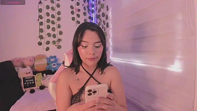 Snapshot of moonliiiight1 chatting on 03/02/25, 08:07 moonliiiight1 online show from 03/02/25, 08:07