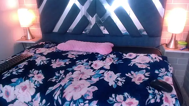 AndreaGil  online show from 02/07/25, 06:02