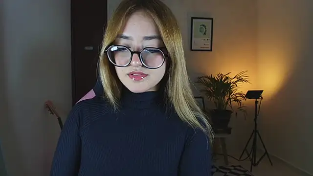 SweetJennaa online show from 04/17/26, 03:53