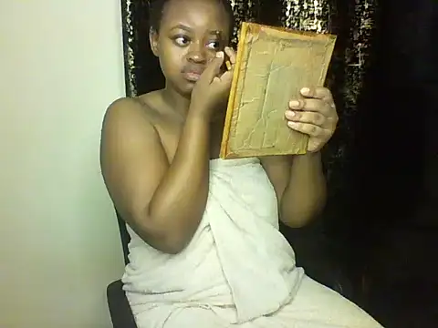 Candii wet  online show from 02/20/25, 12:08