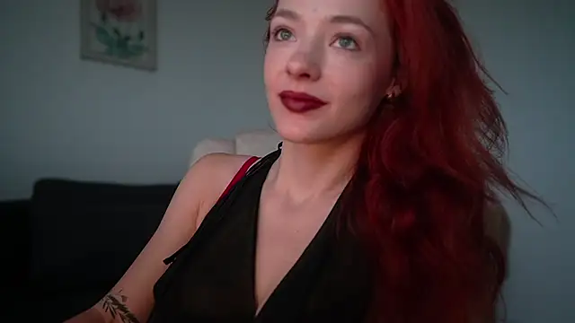 Snapshot of MiaRouge chatting on 07/05/26, 02:40 MiaRouge online show from 07/05/26, 02:40