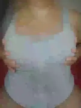 Snapshot of NayraLima0309 chatting on 01/15/25, 05:26 NayraLima0309 online show from 01/15/25, 05:26