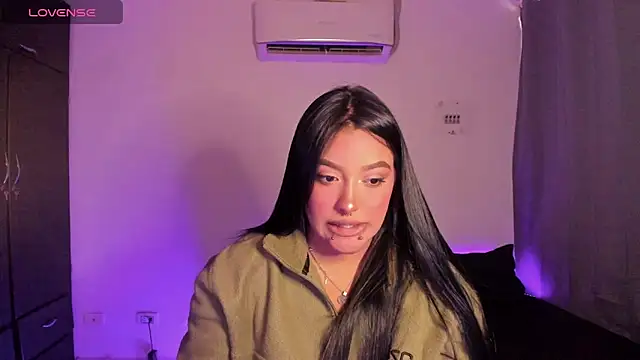 Snapshot of Mariana_Hasper_ chatting on 06/18/26, 06:23 Mariana Hasper online show from 06/18/26, 06:23