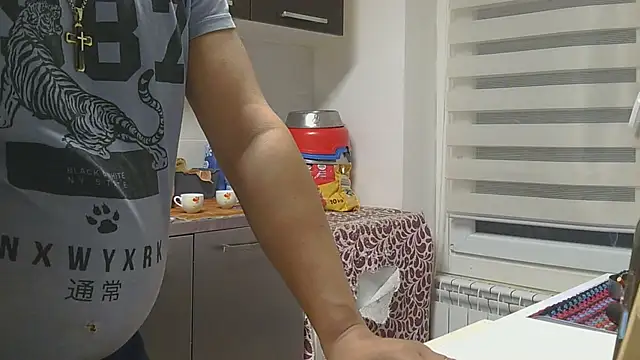 Snapshot of couplemilf2 chatting on 11/24/25, 07:57 couplemilf2 online show from 11/24/25, 07:57