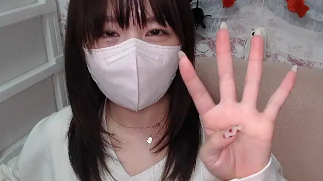 mei hosina online show from 10/28/25, 03:25