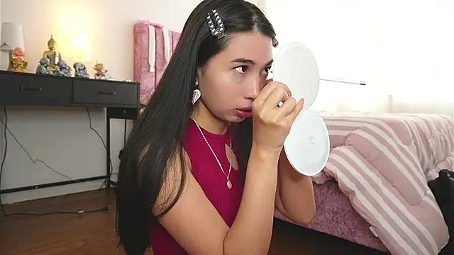 Snapshot of AlessiaVix chatting on 02/05/26, 04:22 AlessiaVix online show from 02/05/26, 04:22