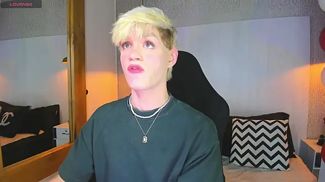 VladHellsing4 online show from 02/22/26, 04:27