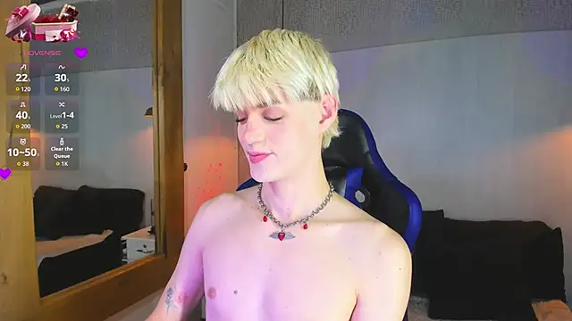 VladHellsing4 online show from 04/18/26, 02:10