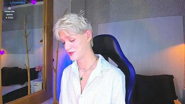 VladHellsing4 online show from 07/15/26, 02:22