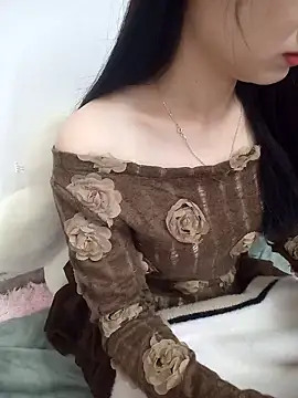 Snapshot of Lovely_kute chatting on 12/24/24, 10:06 Lovely kute online show from 12/24/24, 10:06