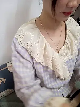 Snapshot of Lovely_kute chatting on 01/20/25, 03:07 Lovely kute online show from 01/20/25, 03:07