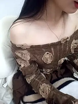 Snapshot of Lovely_kute chatting on 02/10/25, 11:13 Lovely kute online show from 02/10/25, 11:13