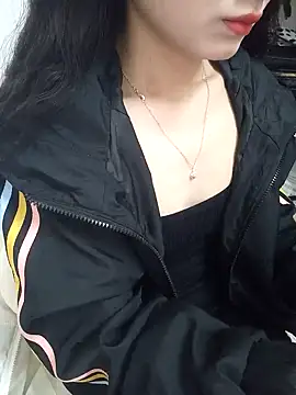 Snapshot of Lovely_kute chatting on 02/17/25, 02:04 Lovely kute online show from 02/17/25, 02:04