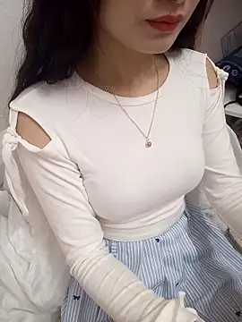 Snapshot of Lovely_kute chatting on 02/18/25, 10:47 Lovely kute online show from 02/18/25, 10:47