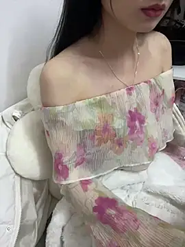 Snapshot of Lovely_kute chatting on 02/23/25, 06:56 Lovely kute online show from 02/23/25, 06:56