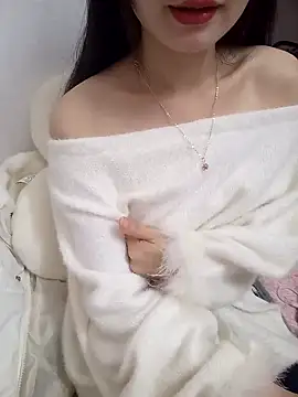 Snapshot of Lovely_kute chatting on 02/24/25, 04:27 Lovely kute online show from 02/24/25, 04:27