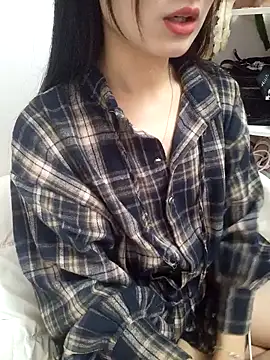 Snapshot of Lovely_kute chatting on 03/02/25, 01:36 Lovely kute online show from 03/02/25, 01:36