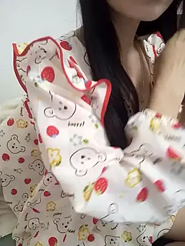 Snapshot of Lovely_kute chatting on 03/08/25, 05:28 Lovely kute online show from 03/08/25, 05:28