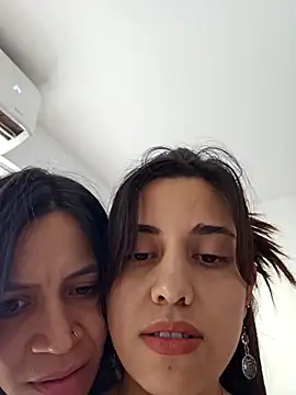 SaraLatinayPrimiciax online show from 01/11/25, 06:44