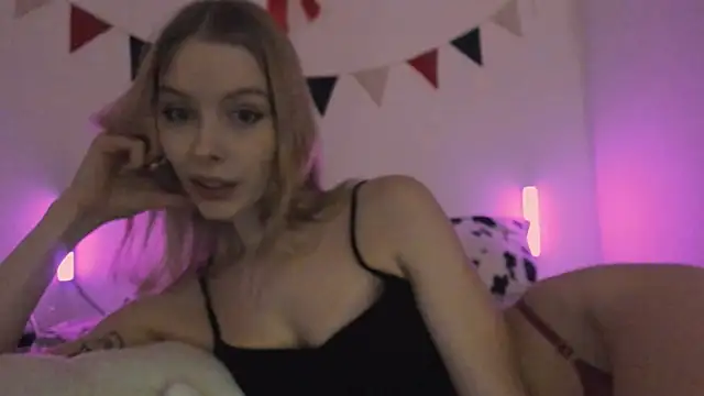 MiaDavis21 online show from 02/03/25, 05:35