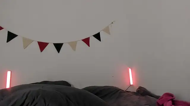 MiaDavis21 online show from 10/16/25, 05:47