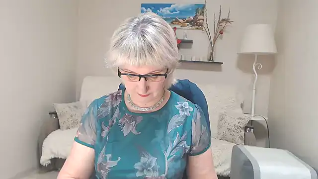 FleurMays online show from 02/09/25, 06:11