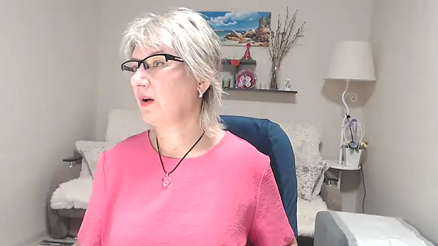 FleurMays online show from 10/01/25, 03:56