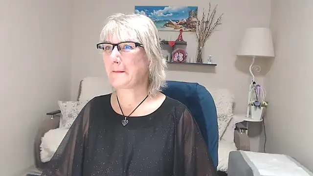 FleurMays online show from 10/04/25, 05:16