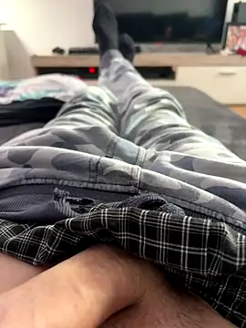 Ben291113 online show from 09/15/25, 02:17