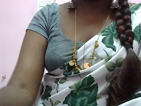 Hot akshara online show from 12/15/25, 02:32