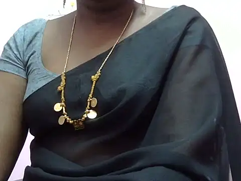 Hot akshara online show from 12/19/25, 10:17