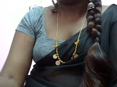 Hot akshara online show from 12/20/25, 03:41