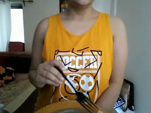 Snapshot of MakeMeCumAhh chatting on 10/07/25, 08:44 MakeMeCumAhh online show from 10/07/25, 08:44