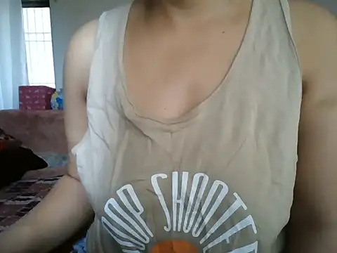 Snapshot of MakeMeCumAhh chatting on 10/24/25, 05:48 MakeMeCumAhh online show from 10/24/25, 05:48