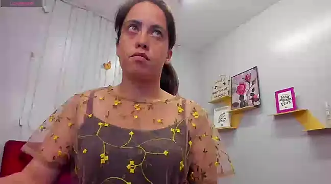 kathina giraldo online show from 03/11/25, 06:41