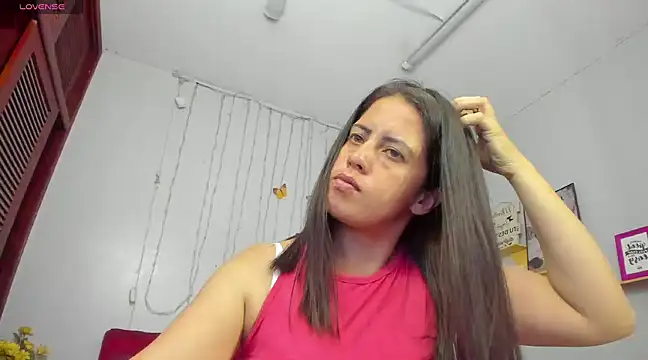 kathina giraldo online show from 03/12/25, 12:36